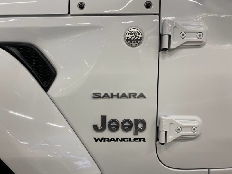 Jeep Wrangler 2023 белый